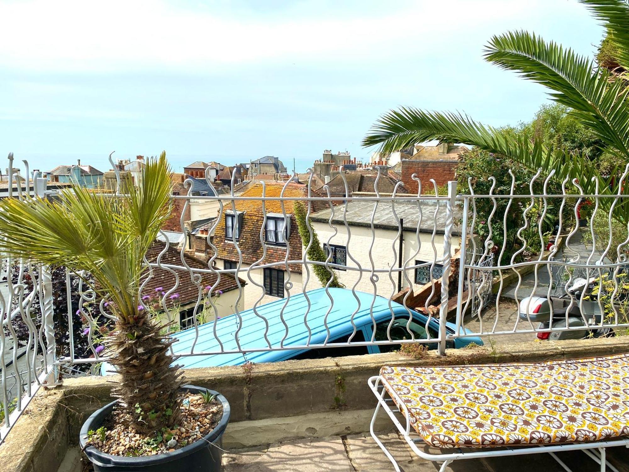 The Retro Retreat With Free Parking Apartment Hastings Exterior photo